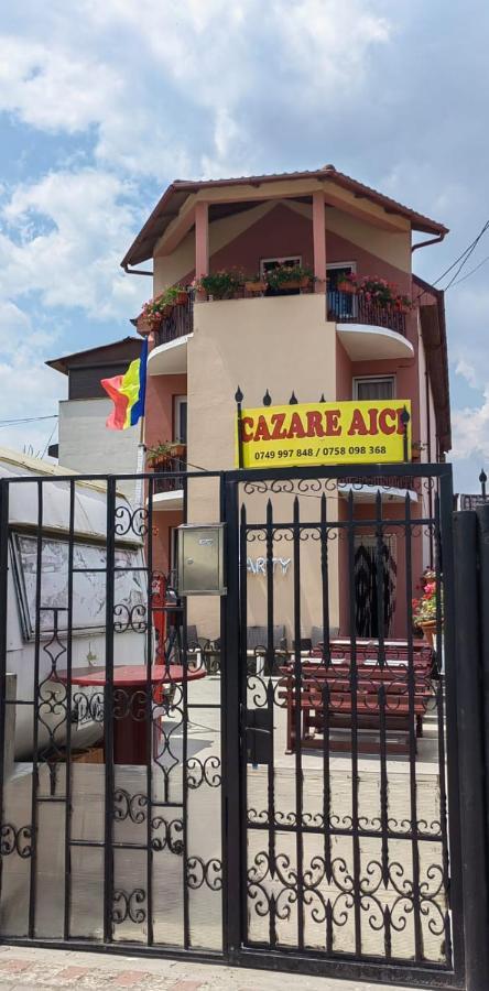 ホテル Casa Alexandru ドウア・マ エクステリア 写真